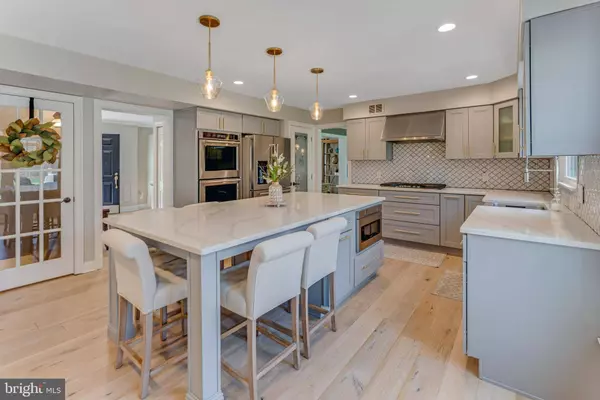 11 HADLEY DR, Medford, NJ 08055