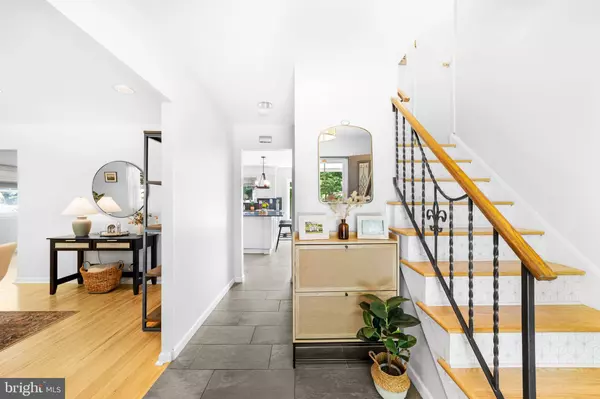 127 SANDRINGHAM RD, Cherry Hill, NJ 08003