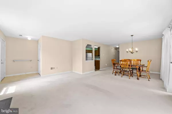 904 SWEETWATER DR, Cinnaminson, NJ 08077