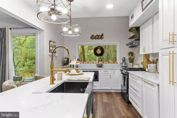 51 FIVE CROWN ROYAL, Marlton, NJ 08053