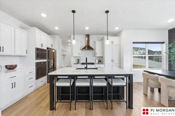 11908 S 110 ST, Papillion, NE 68046