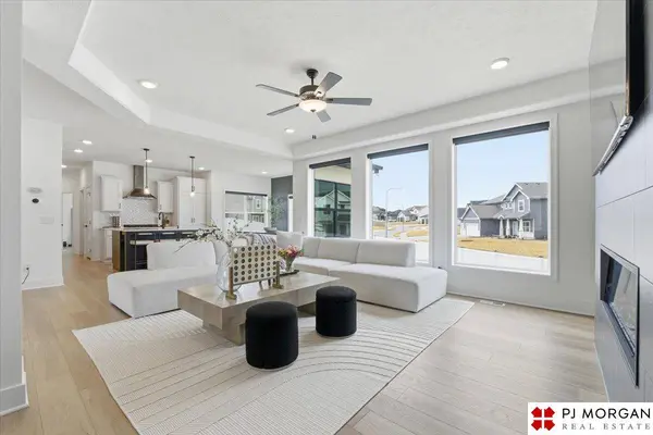 11908 S 110 ST, Papillion, NE 68046