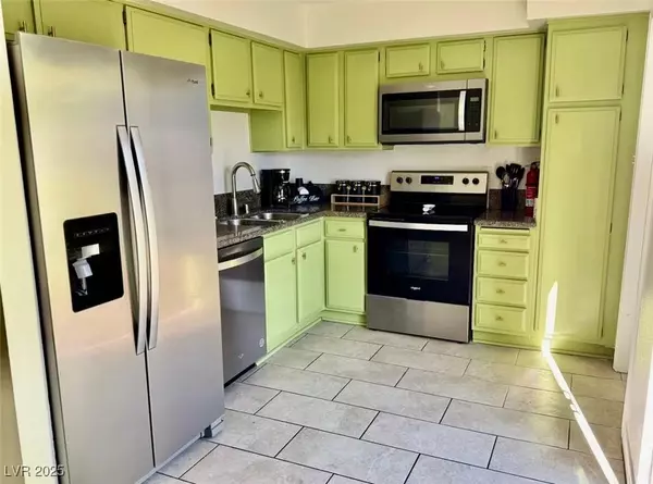 544 Oakbrook LN, Las Vegas, NV 89169