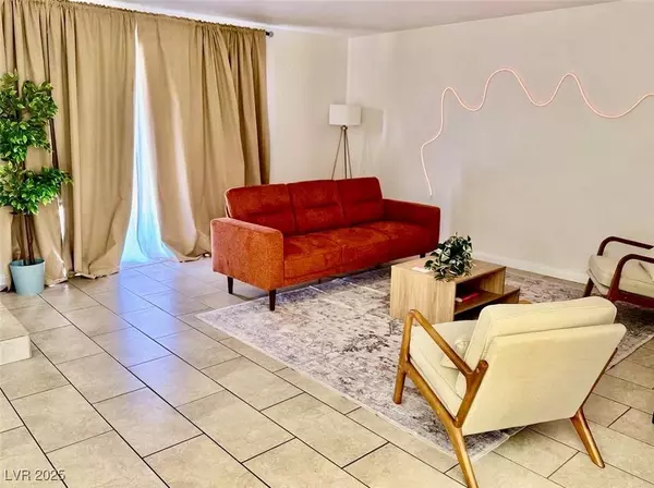 544 Oakbrook LN, Las Vegas, NV 89169