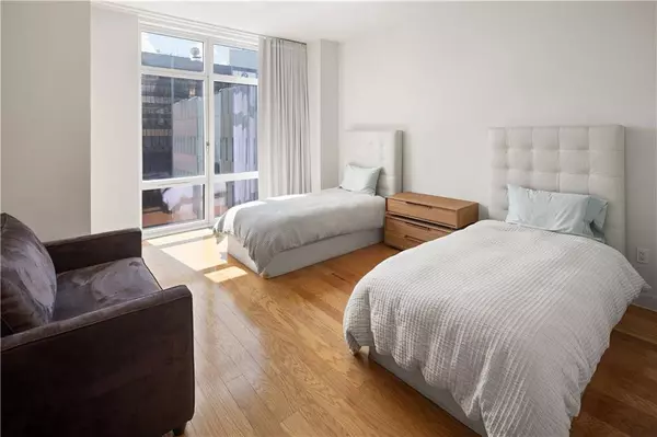 555 West 59th ST #21F, New York, NY 10019