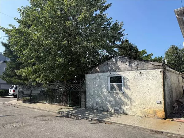 815 Walton RD, Broad Channel, NY 11693