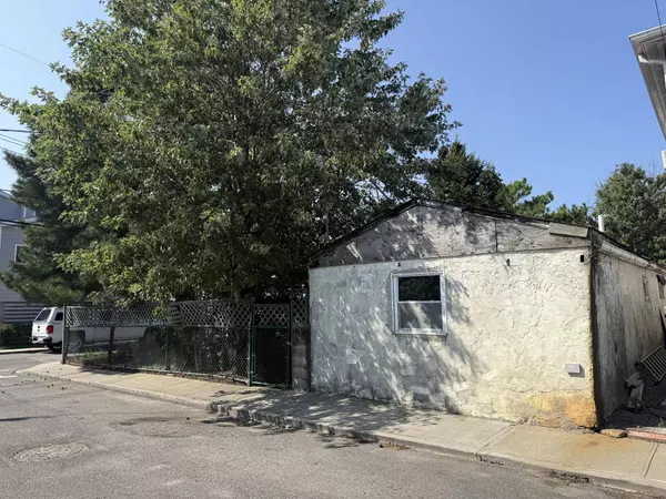 815 Walton Road, Queens, NY 11693