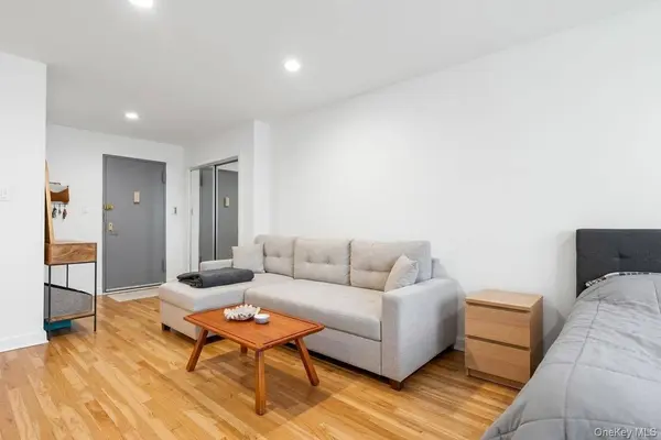 140 Seventh AVE #4-S