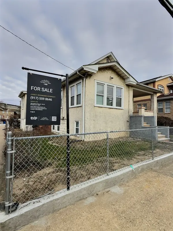 27-18 Collier Ave, Far Rockaway, NY 11691