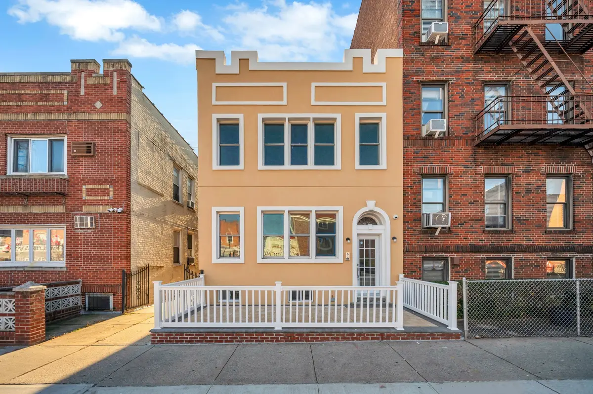 41-06 25th Ave #2, New York, NY 11103