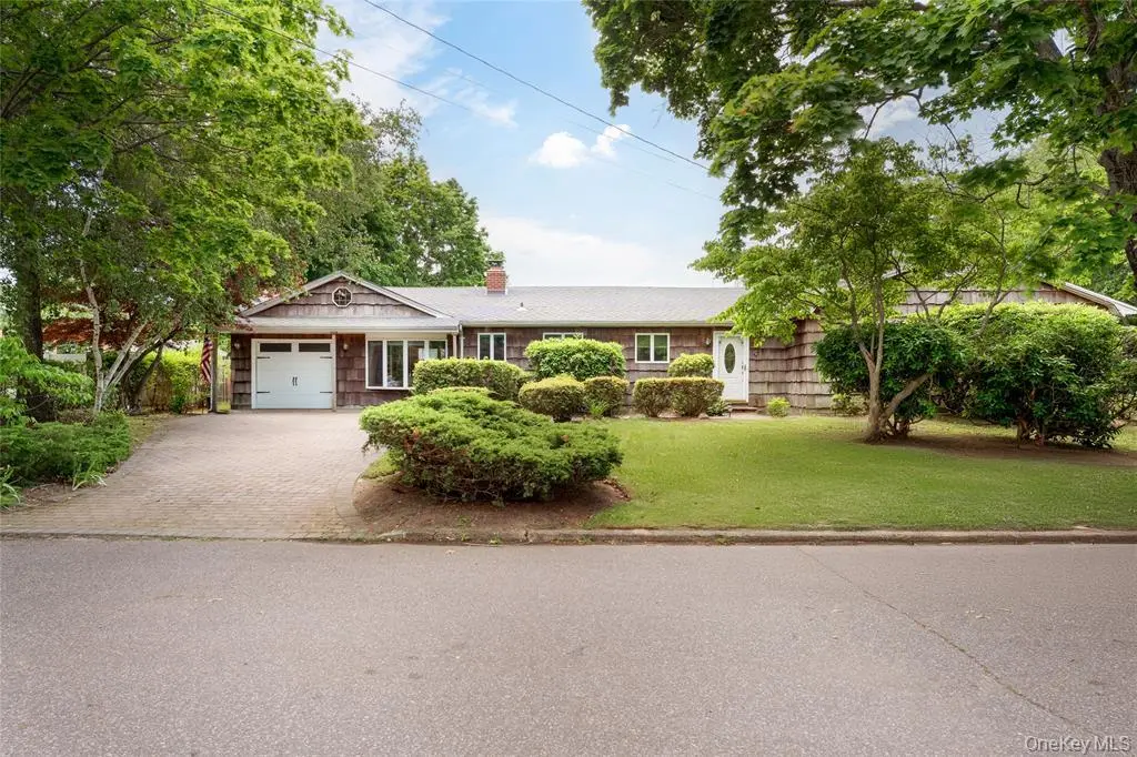 4 Balin Ct N, Centereach, NY 11720-1104