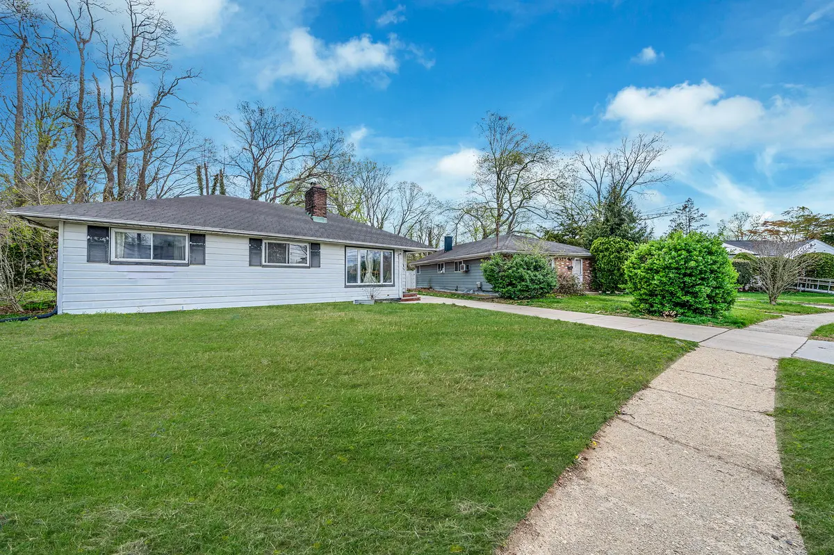 243 Coventry Rd S, West Hempstead, NY 11552-4119