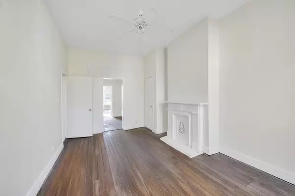 Brooklyn, York 11233,737 Decatur Street