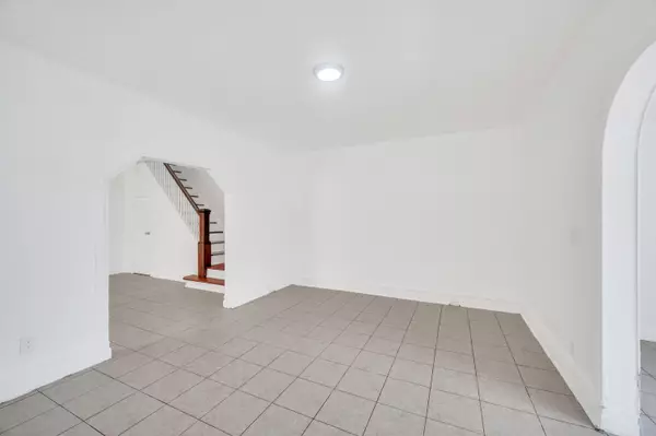 New York, NY 11416,94-27 80th St