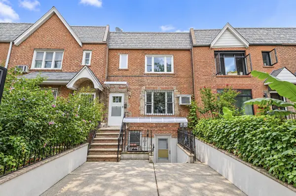25-51 85th St, East Elmhurst, NY 11370