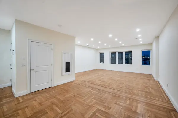 41-06 25th Ave #2, New York, NY 11103