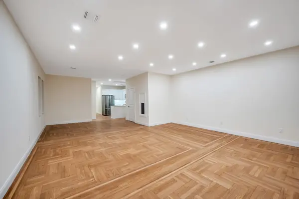 41-06 25th Ave #2, New York, NY 11103