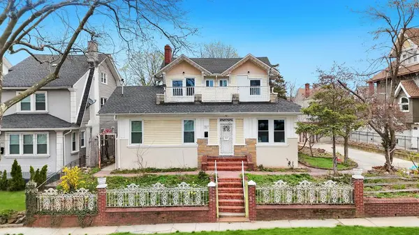 109-27 196th St, New York, NY 11412