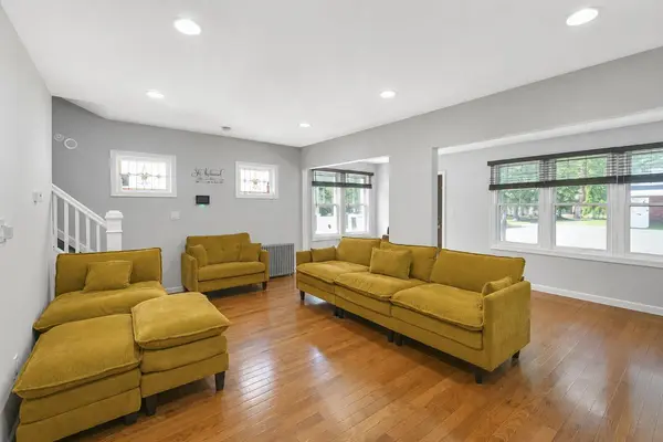 112-38 200th St, New York, NY 11412
