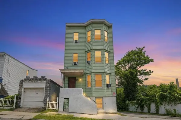 212 Edwards Pl, Yonkers, NY 10703-2324