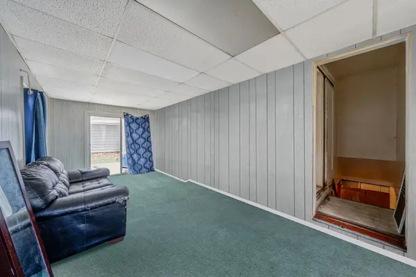 243 Coventry Rd S, West Hempstead, NY 11552-4119