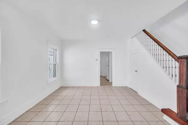 94-27 80th St, New York, NY 11416