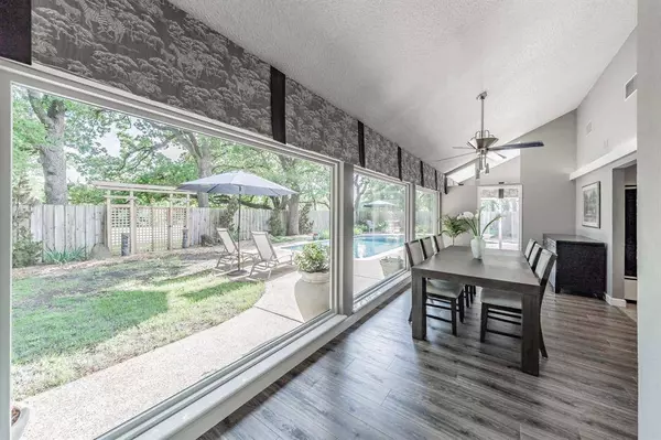 7300 Londonderry Drive, North Richland Hills, TX 76182