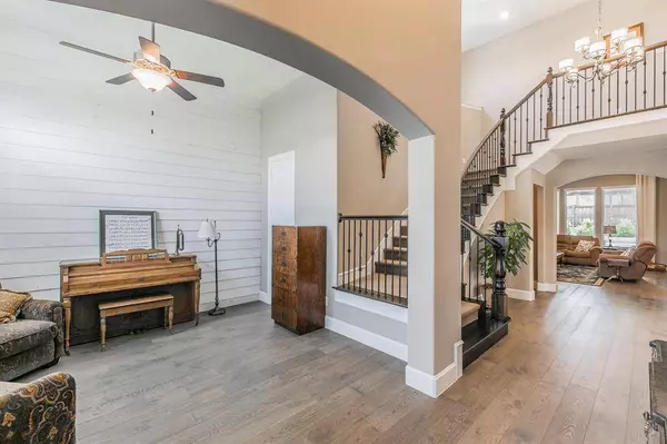 7925 Forest Lakes Drive, North Richland Hills, TX 76182