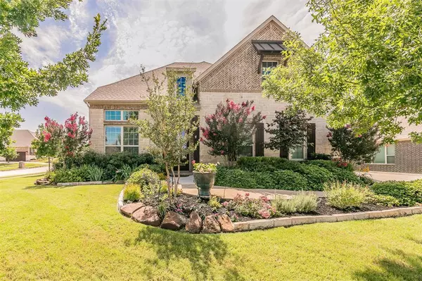 7925 Forest Lakes Drive, North Richland Hills, TX 76182