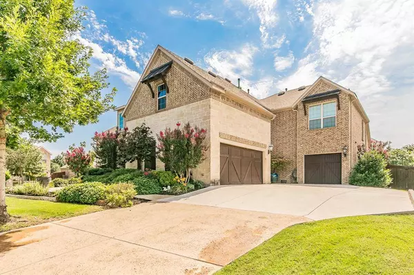 7925 Forest Lakes Drive, North Richland Hills, TX 76182