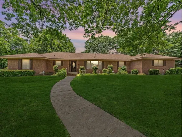 106 Richmond Drive, Waxahachie, TX 75165