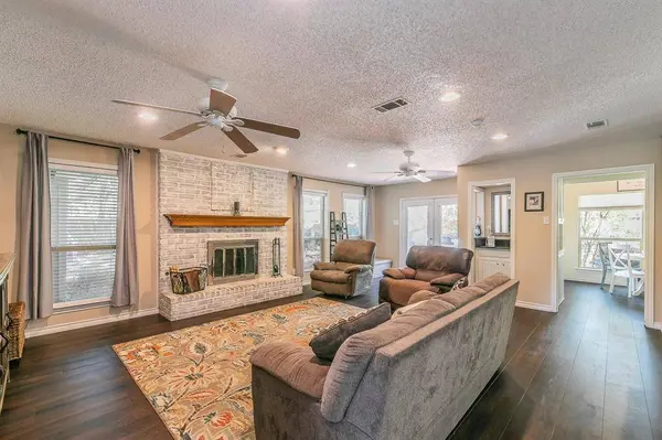 709 Duvall Boulevard, Highland Village, TX 75077