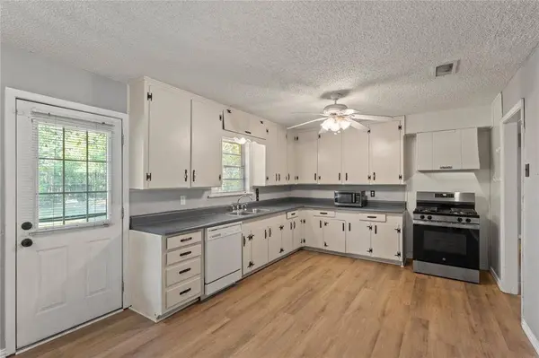 5005 Roxie Street, Haltom City, TX 76117