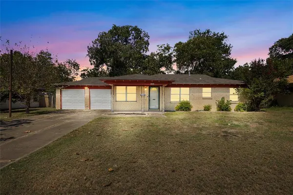 5005 Roxie Street, Haltom City, TX 76117