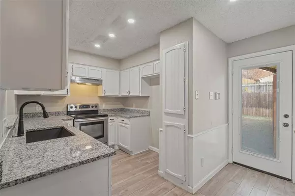 3002 Penny Lane, Euless, TX 76039