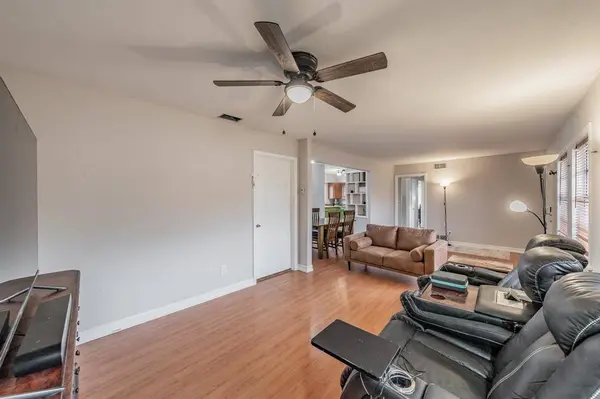 528 Buena Vista Drive, Hurst, TX 76053