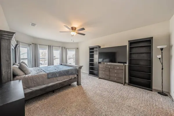 8317 Smokey Creek Pass, Fort Worth, TX 76179