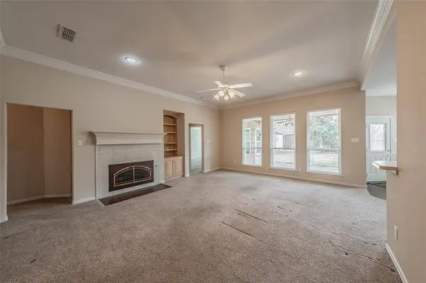 409 Dorcas Lane, Arlington, TX 76013