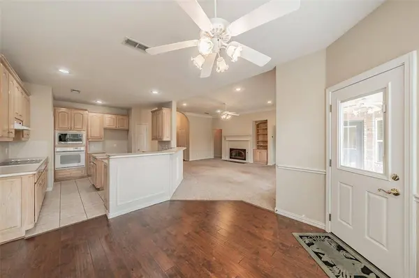 409 Dorcas Lane, Arlington, TX 76013