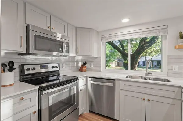 3005 Old Orchard Court, Bedford, TX 76021