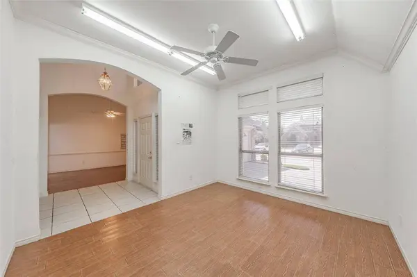 203 Arbor Park Drive, Euless, TX 76039