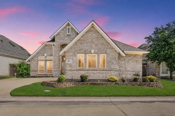 203 Arbor Park Drive, Euless, TX 76039