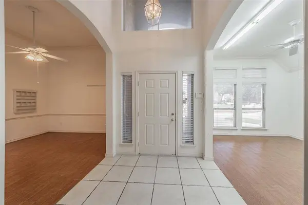 203 Arbor Park Drive, Euless, TX 76039