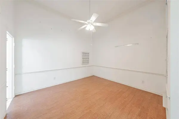 203 Arbor Park Drive, Euless, TX 76039