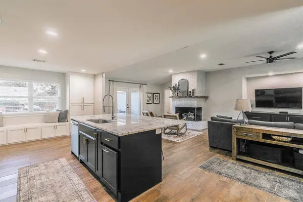 2109 Friar Tuck Drive, Arlington, TX 76013