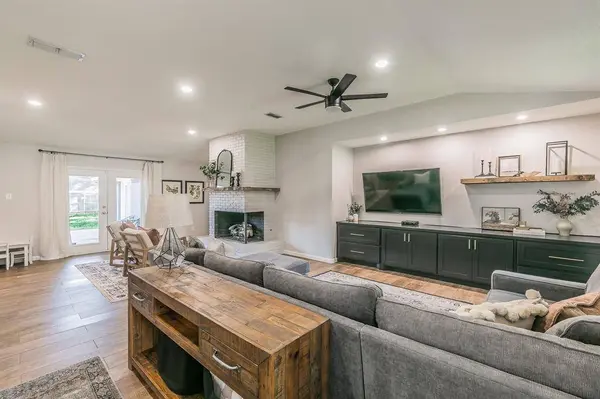 2109 Friar Tuck Drive, Arlington, TX 76013