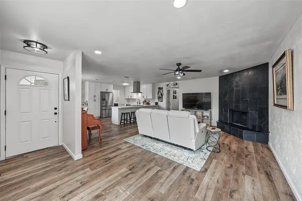 3101 Whisperwood Lane, Bedford, TX 76021