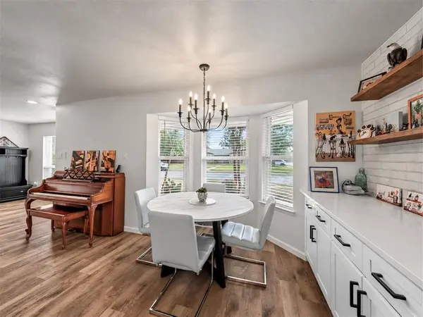 3101 Whisperwood Lane, Bedford, TX 76021