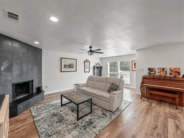 3101 Whisperwood Lane, Bedford, TX 76021