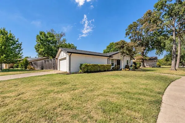 3101 Whisperwood Lane, Bedford, TX 76021